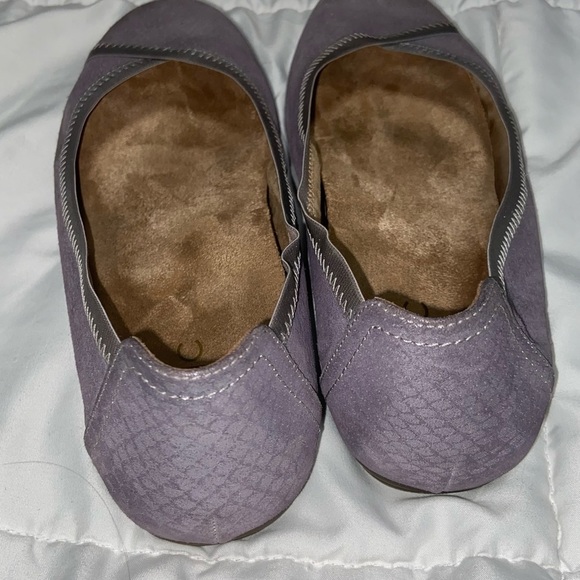 Vionic Purple Flats with Silver Trim - Picture 6 of 7
